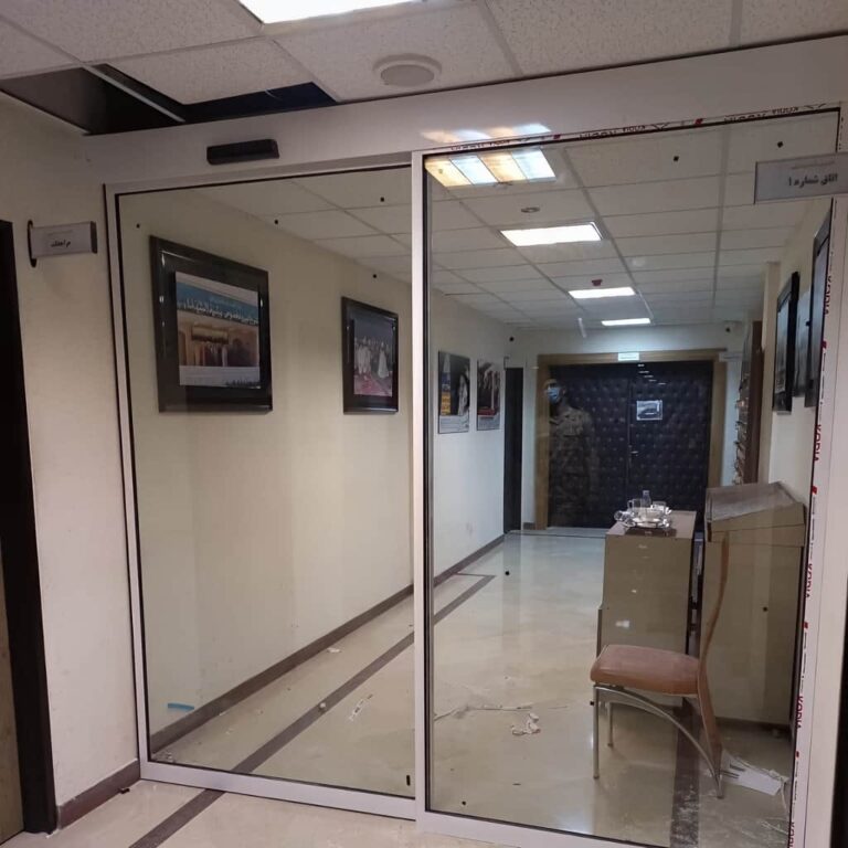 مقایسه کاربردی انواع درب اتوماتیک شیشه ای