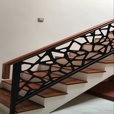 نرده فلزی سی ان سی دکوراتیو