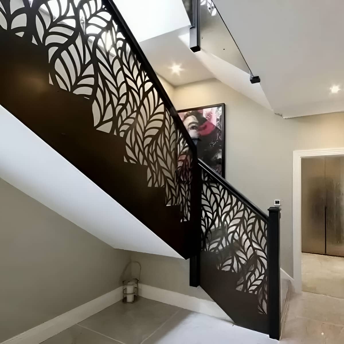 نرده سی ان سی طرح سفارشی با زیرسازی فلزی محکم