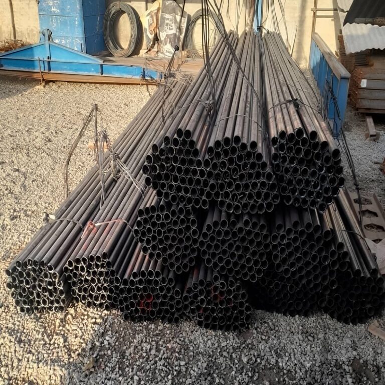 نصب ایمن کتیبه بنر پرچم پارچه مشکی و ریسه با داربست
