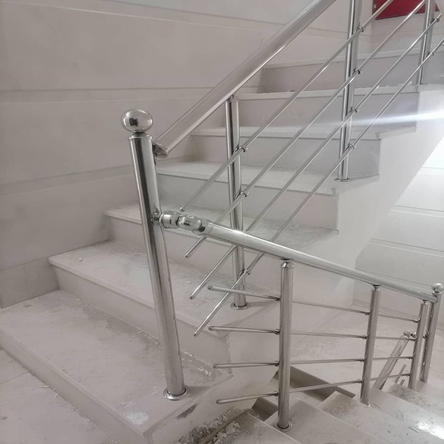 نرده استیل 304 ضدزنگ با فریم صیقلی