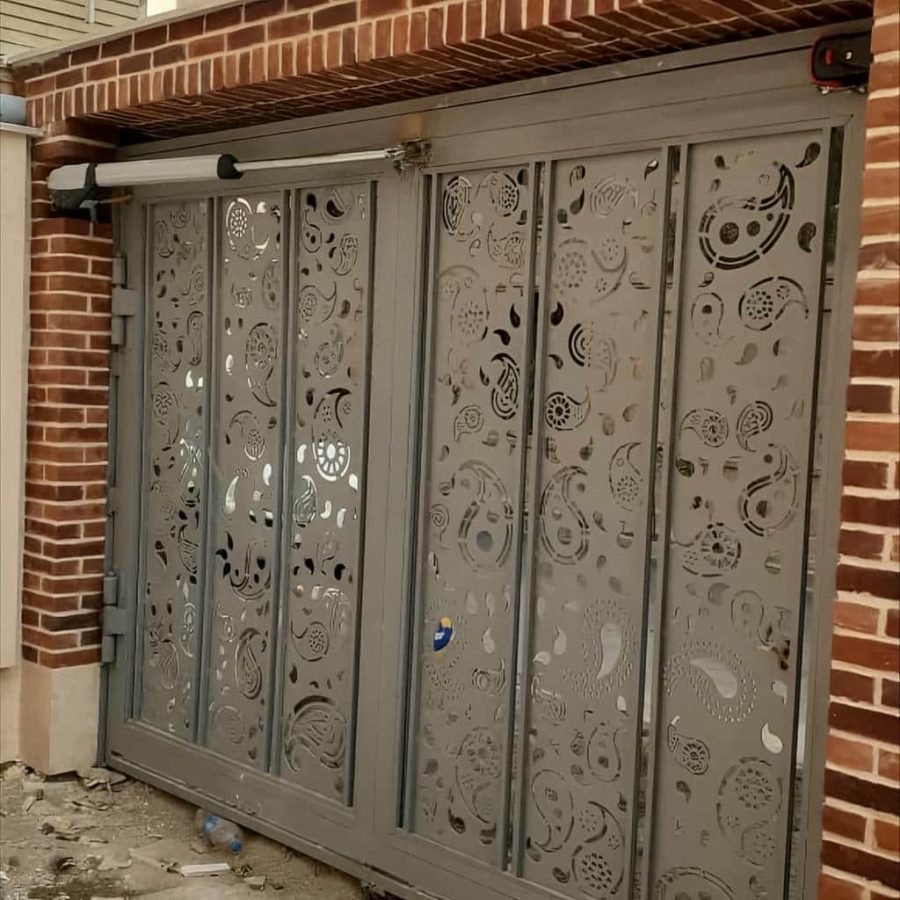 جک درب پارکینگ با سیستم UPS با موتور بازویی و پایه نصب محکم