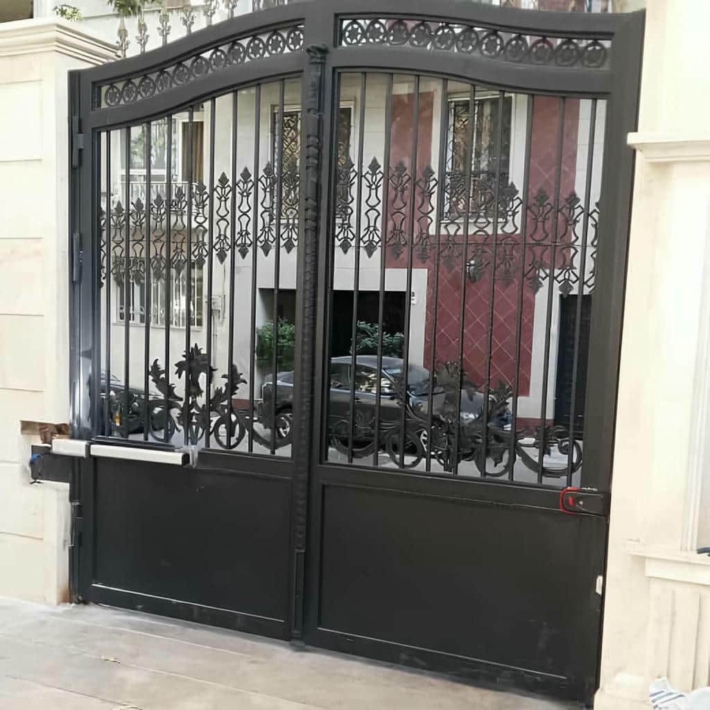 صدای زیاد جک درب پارکینگ با بازوی تراز و حرکت هماهنگ صدای زیاد جک درب پارکینگ با بازوی تراز و حرکت هماهنگ