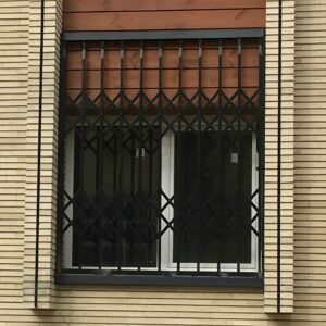 مقایسه حفاظ پنجره بازشو و ثابت برای انتخاب بهتر