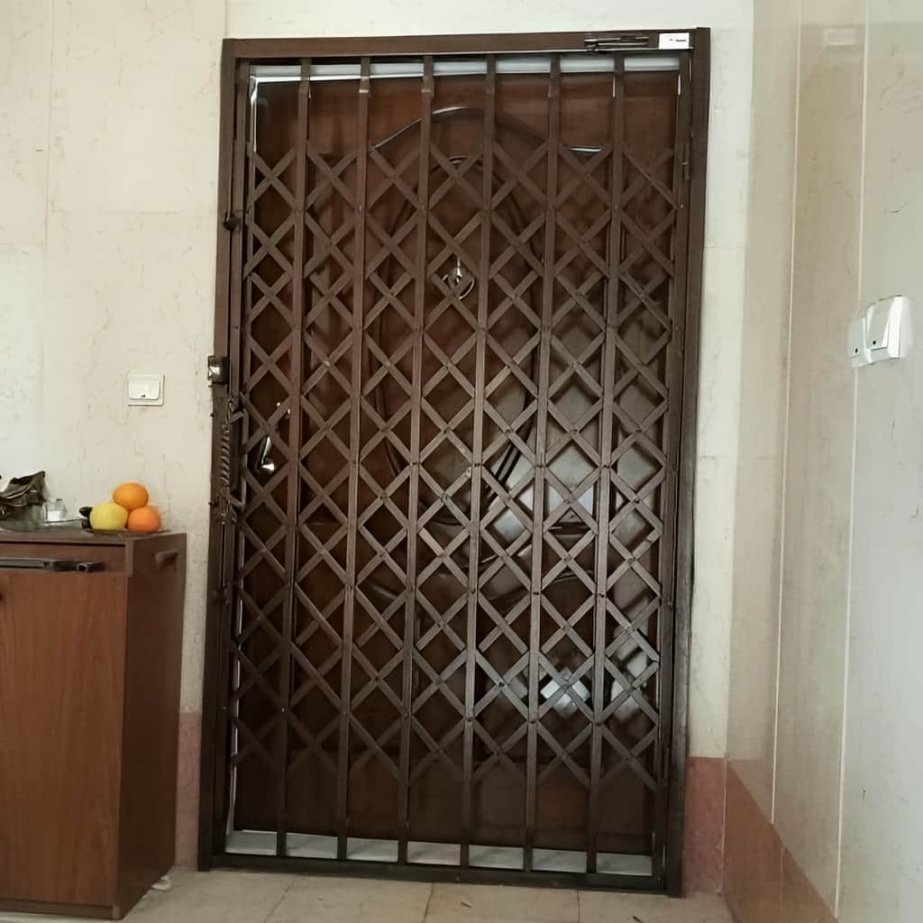 نصب درب آکاردئونی پنج گل دوبل یک‌طرفه