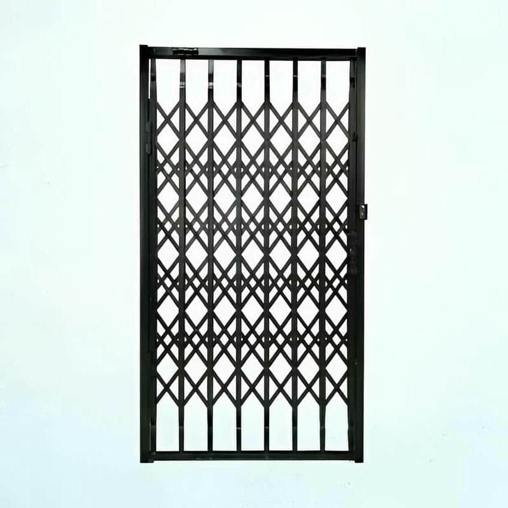 تفاوت درب آکاردئونی پنج گل لوزی ریز و متوسط