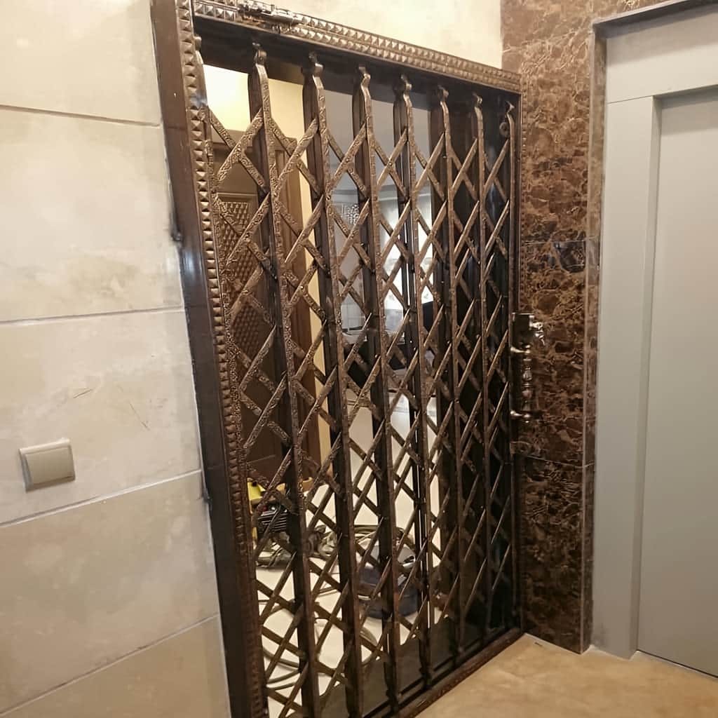 اجرای درب آکاردئونی پنج گل دوبل دوطرفه
