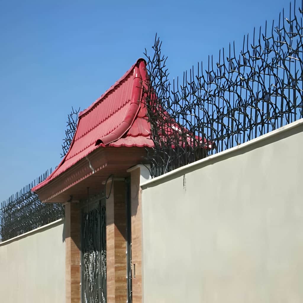 نصب حفاظ آبشاری دو ردیفه روی تاج دیوار پهن
