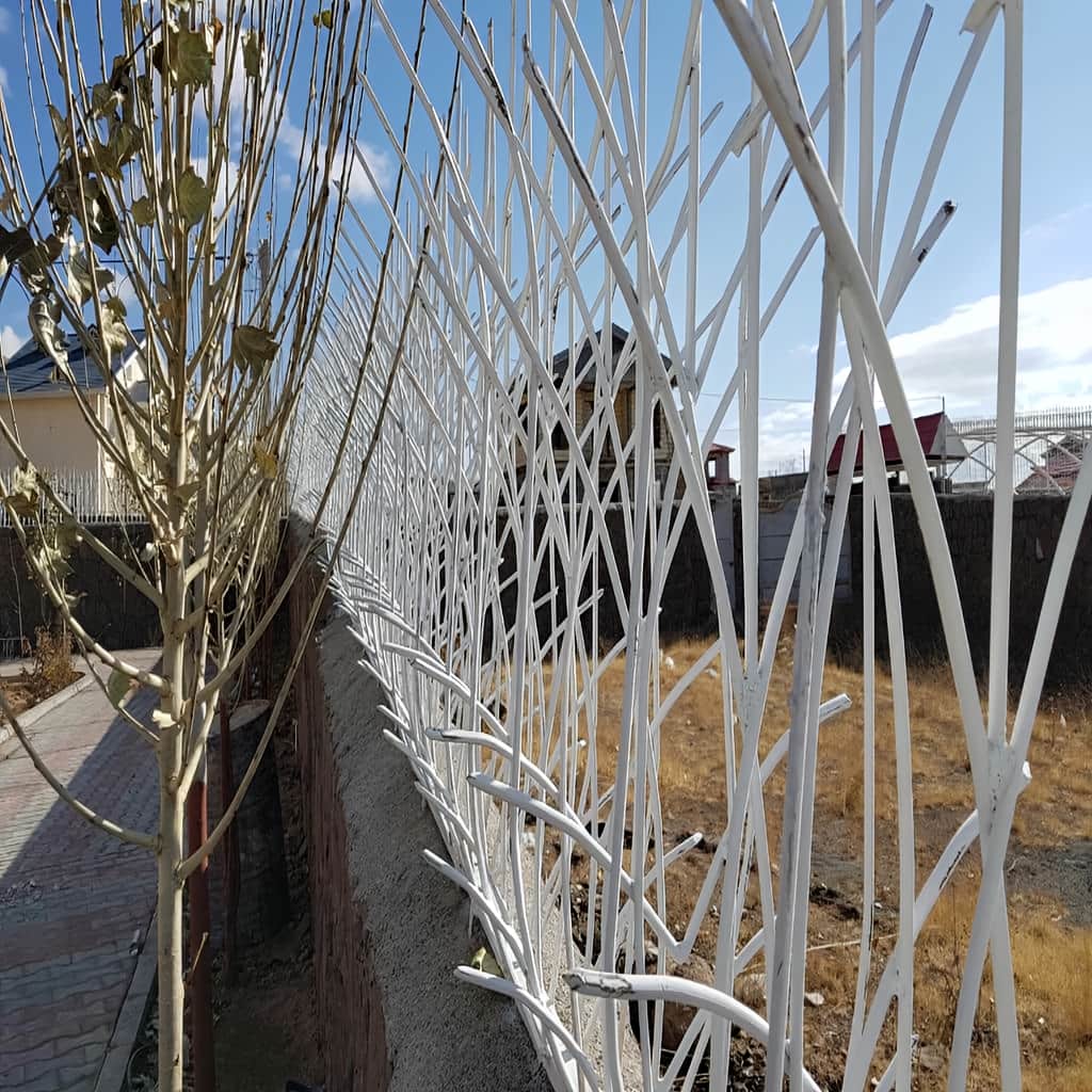 نصب حفاظ نیزار پرتراکم روی شاسی فلزی