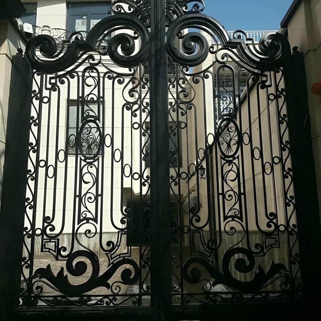 ساخت درب پارکینگ سنگین شاسی دوبل مشبک