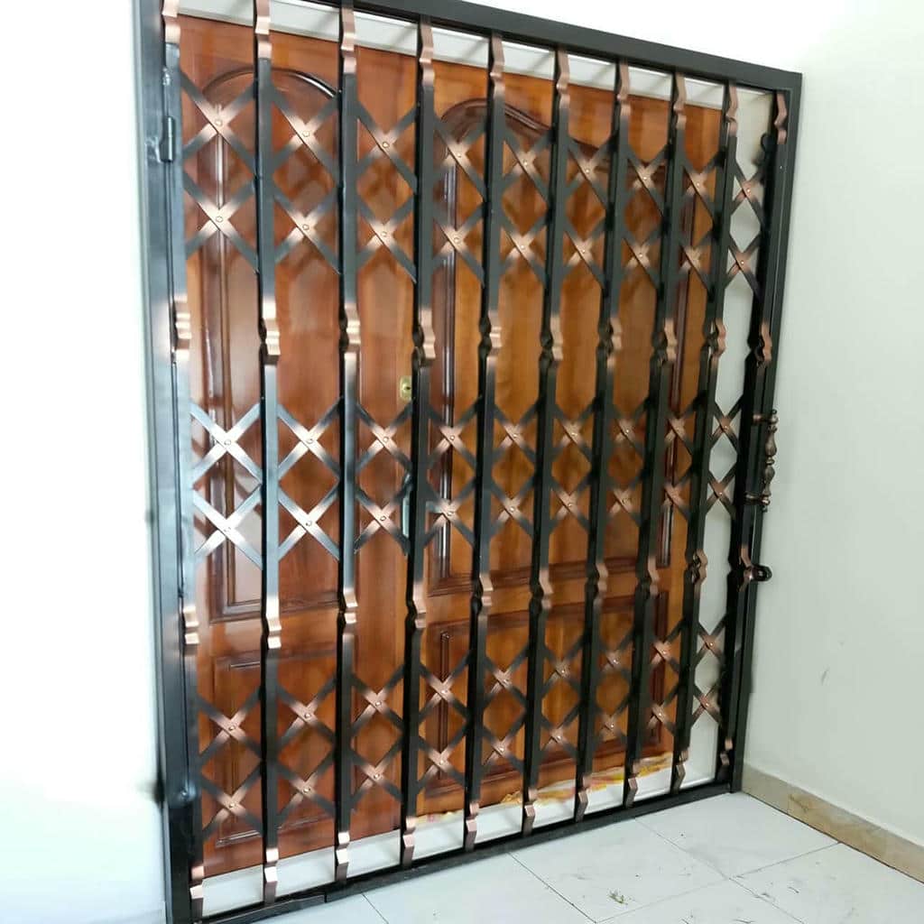 قیمت حفاظ درب آپارتمان ضد دیلم بر اساس متریال