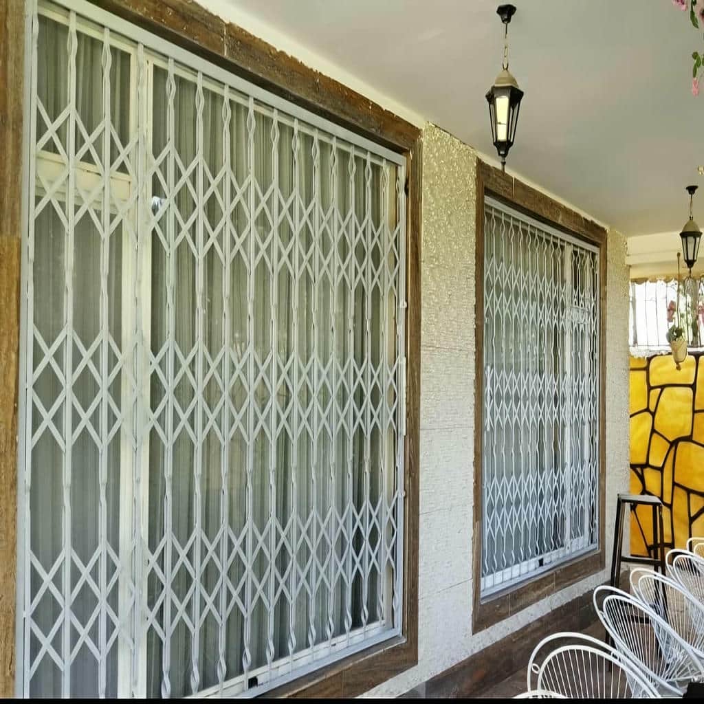 نصب درب آکاردئونی ضد سرقت آپارتمان یک‌طرفه