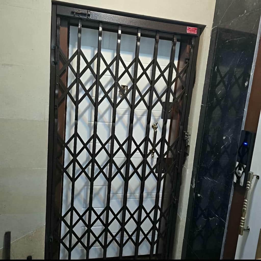 مقایسه حفاظ درب آپارتمان ضد دیلم ثابت و آکاردئونی