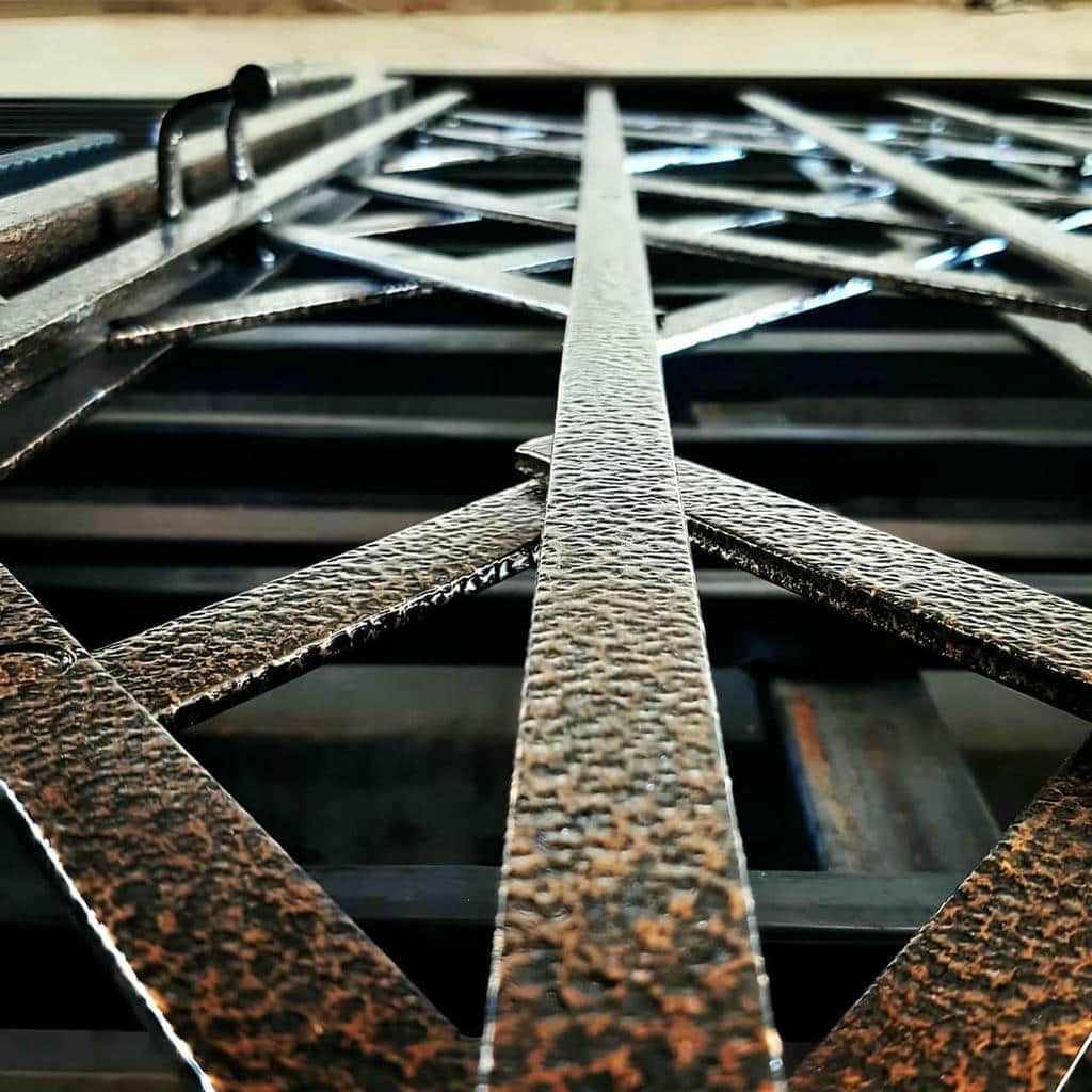 خرید درب آکاردئونی سلطنتی گل دار با طرح متقارن
