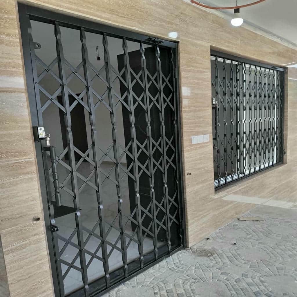 مقایسه درب آکاردئونی طلایی سلطنتی سهگل و پنجگل