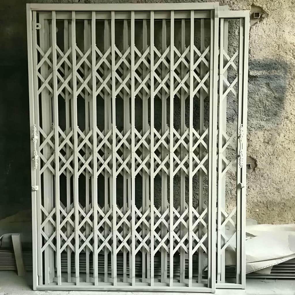خدمات تعمیر درب آکاردئونی ضد سرقت آپارتمان و تنظیم ریل