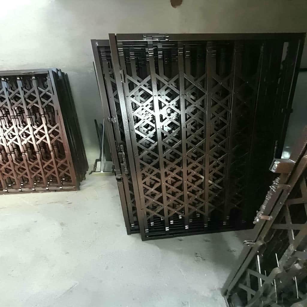 مقایسه حفاظ درب ضد سرقت فلزی لولایی و آکاردئونی