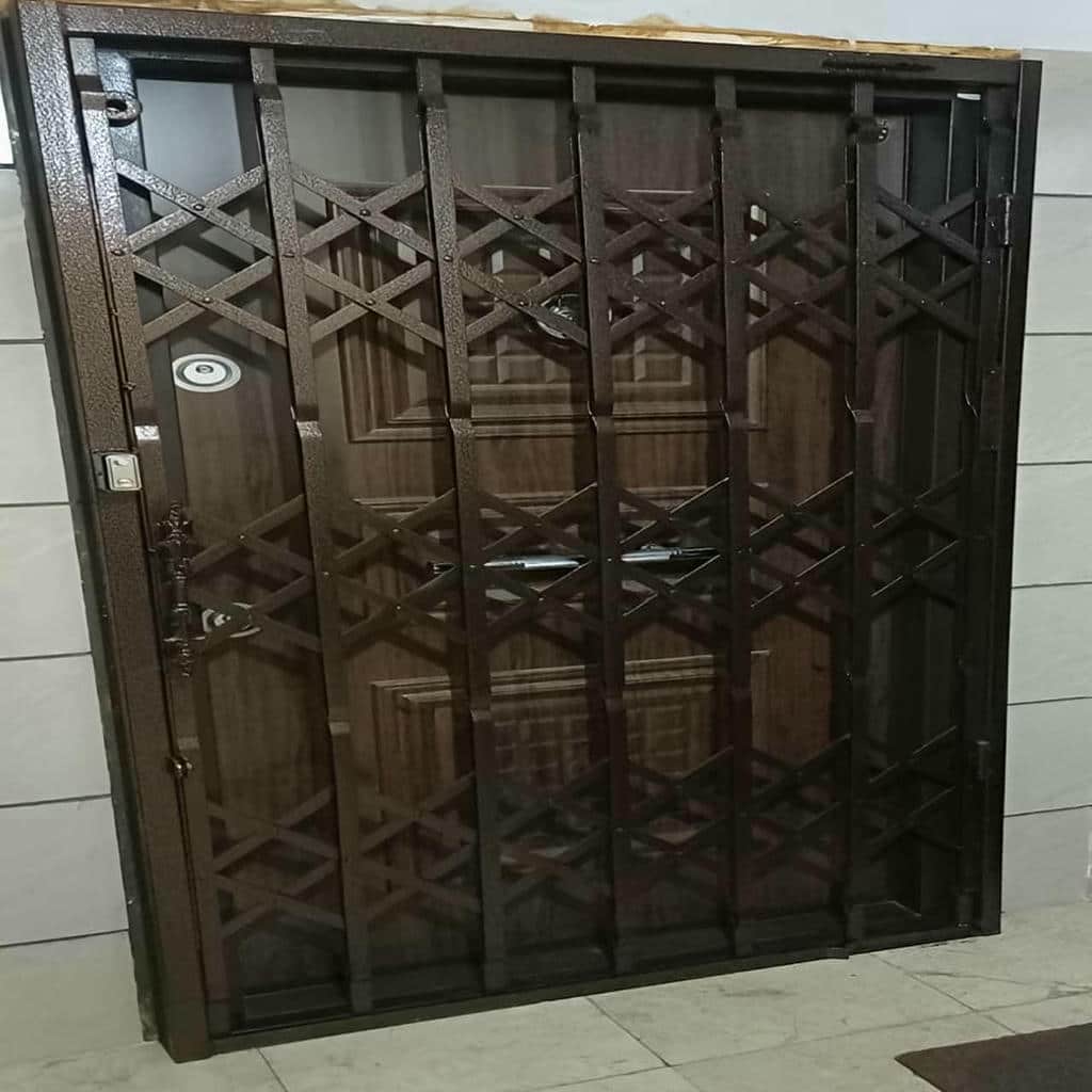 تولید درب ریلی آکاردئونی کم جا با رنگ کوره‌ای