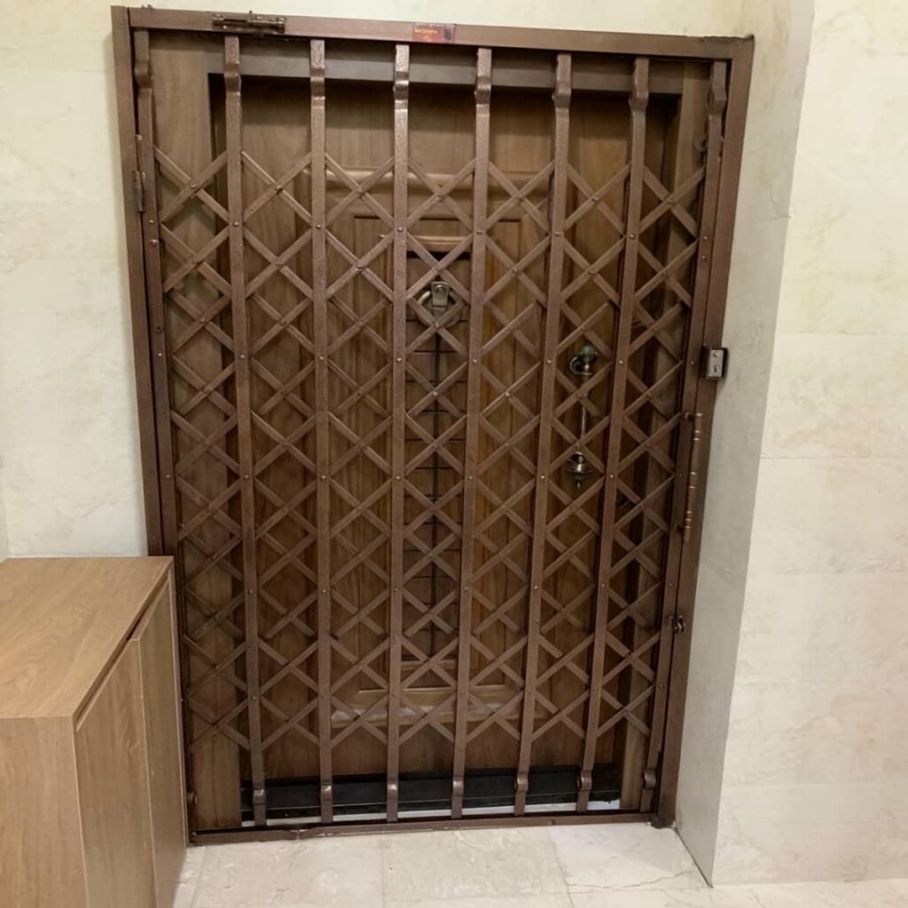 7 مدل درب آکاردئونی برای واحد اداری