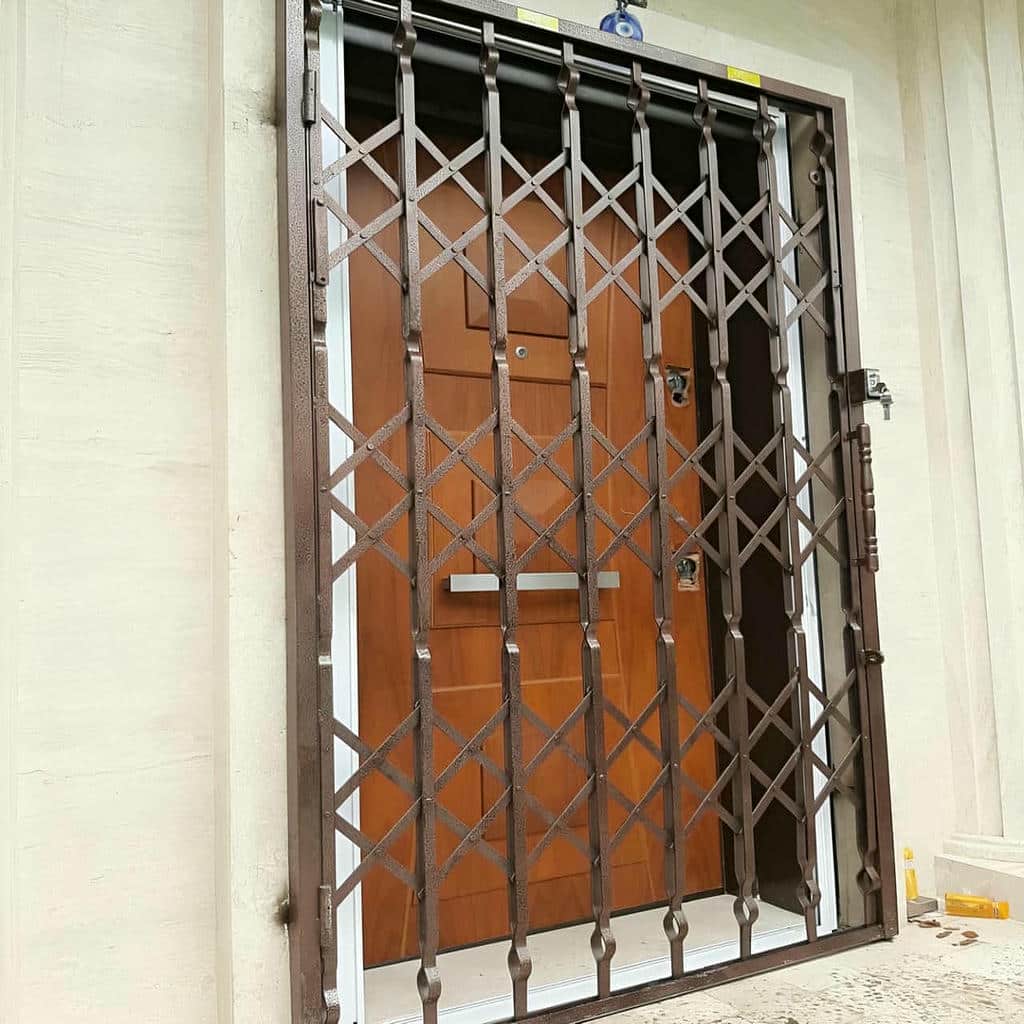 ساخت درب آکاردئونی آهنی با کلاف تقویت‌شده
