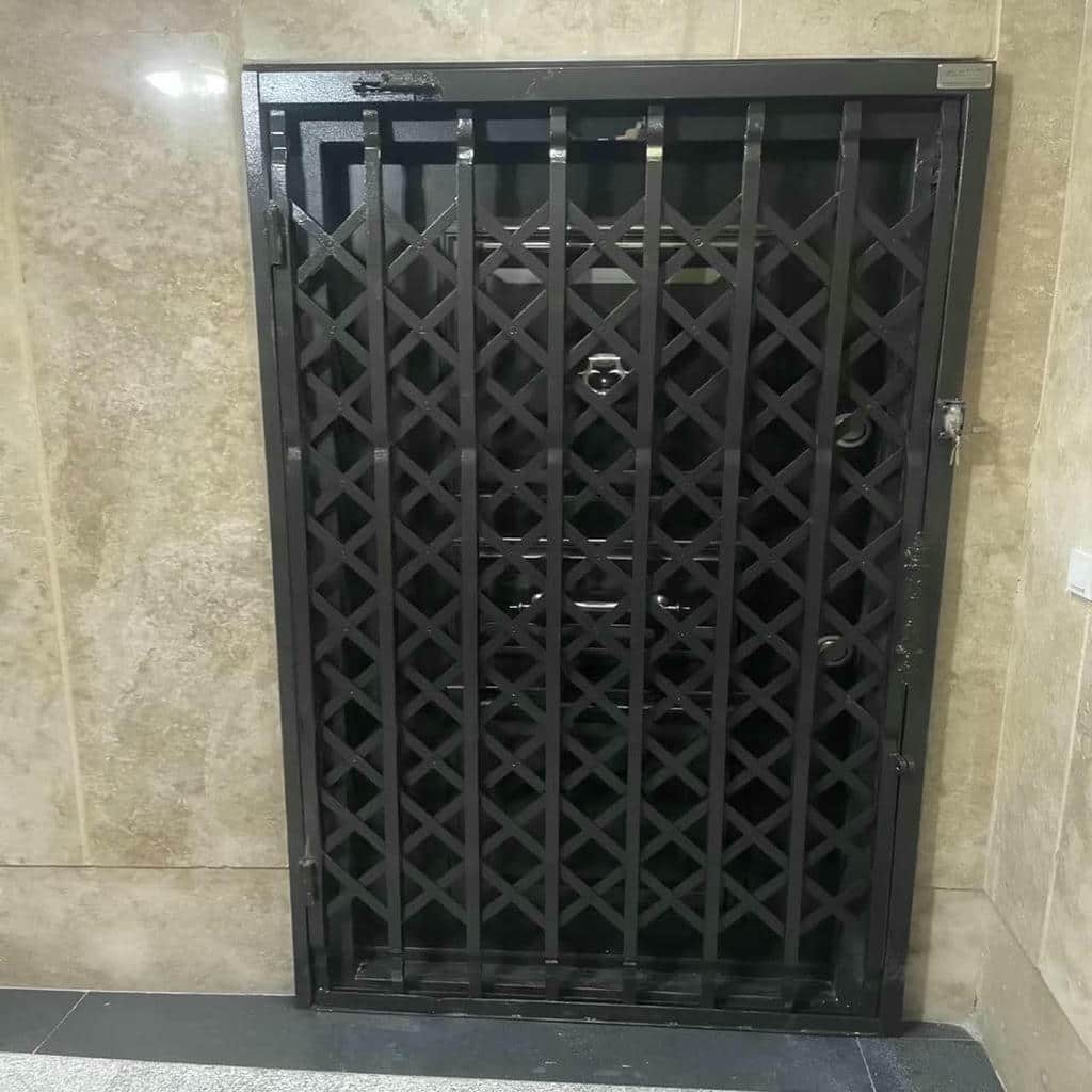 خرید حفاظ آکاردئونی ورودی مجتمع با چرخ بلبرینگی