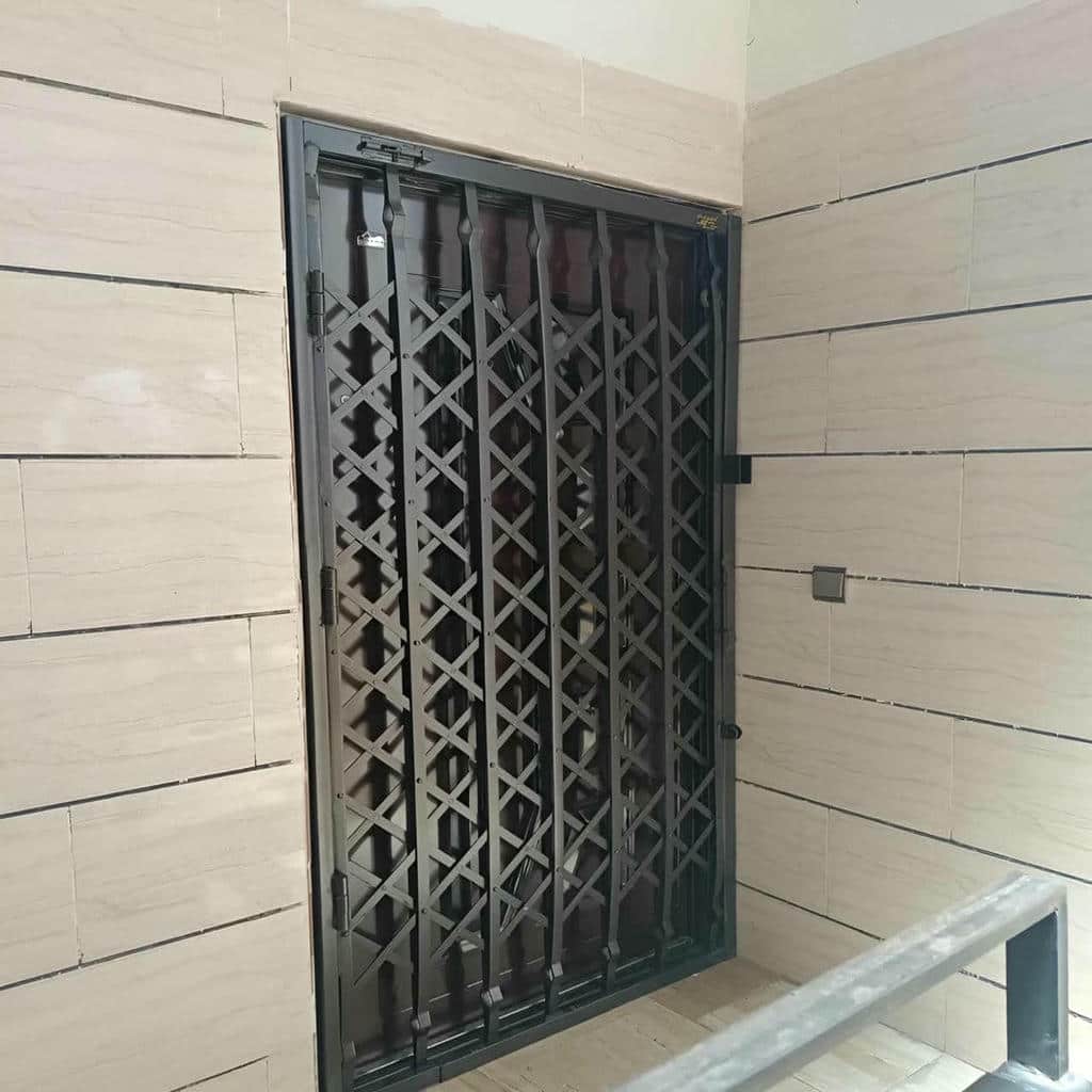 8 مدل حفاظ پشت درب آپارتمان ریلی