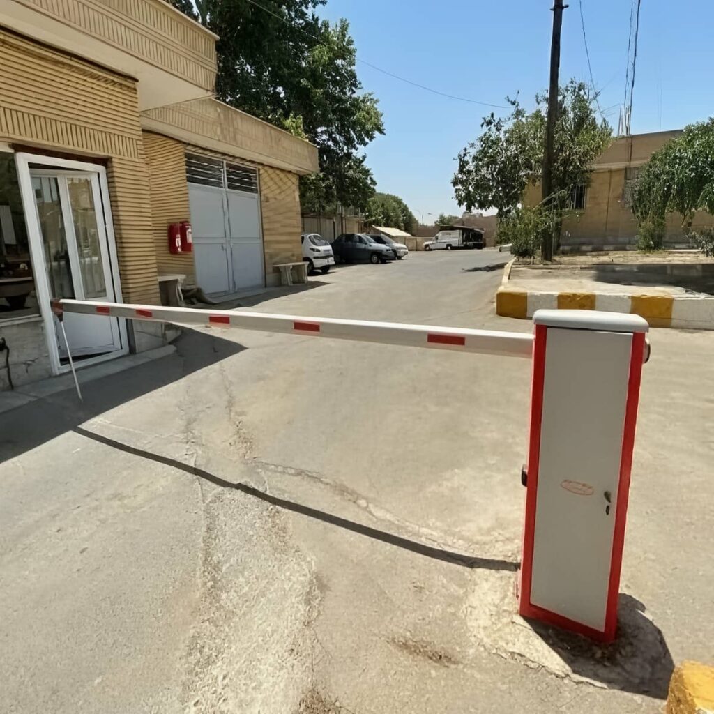 سفارش پلاک خوان پارکینگ ورودی چندلاین