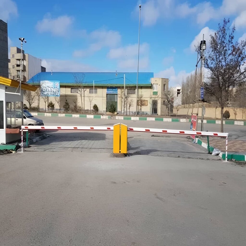 ساخت راهبند پلاک خوان مجتمع با بوم آلومینیومی