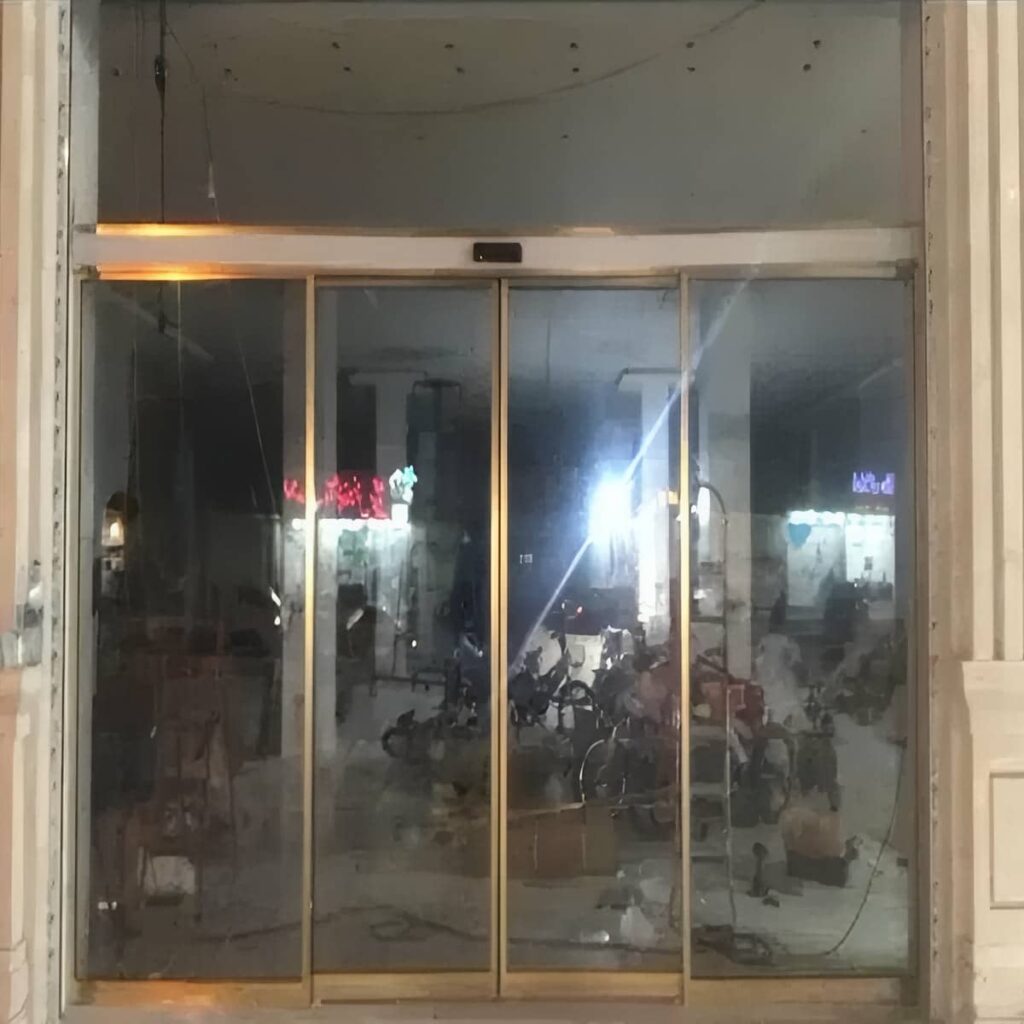 سفارش درب اتوماتیک شیشه ای فریم لس سکوریت تک لت