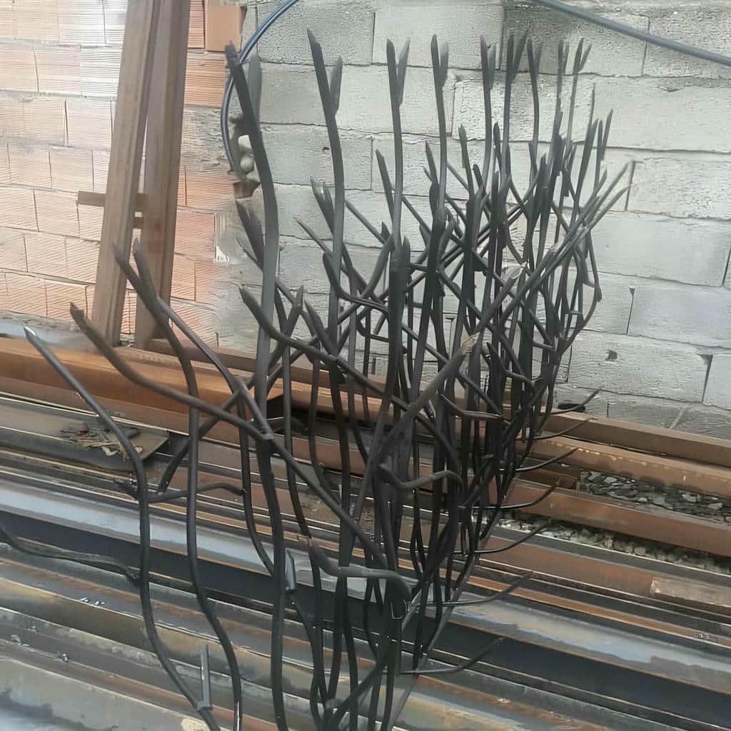 اجرای حفاظ ضد سرقت روی دیوار سنگی و بتنی
