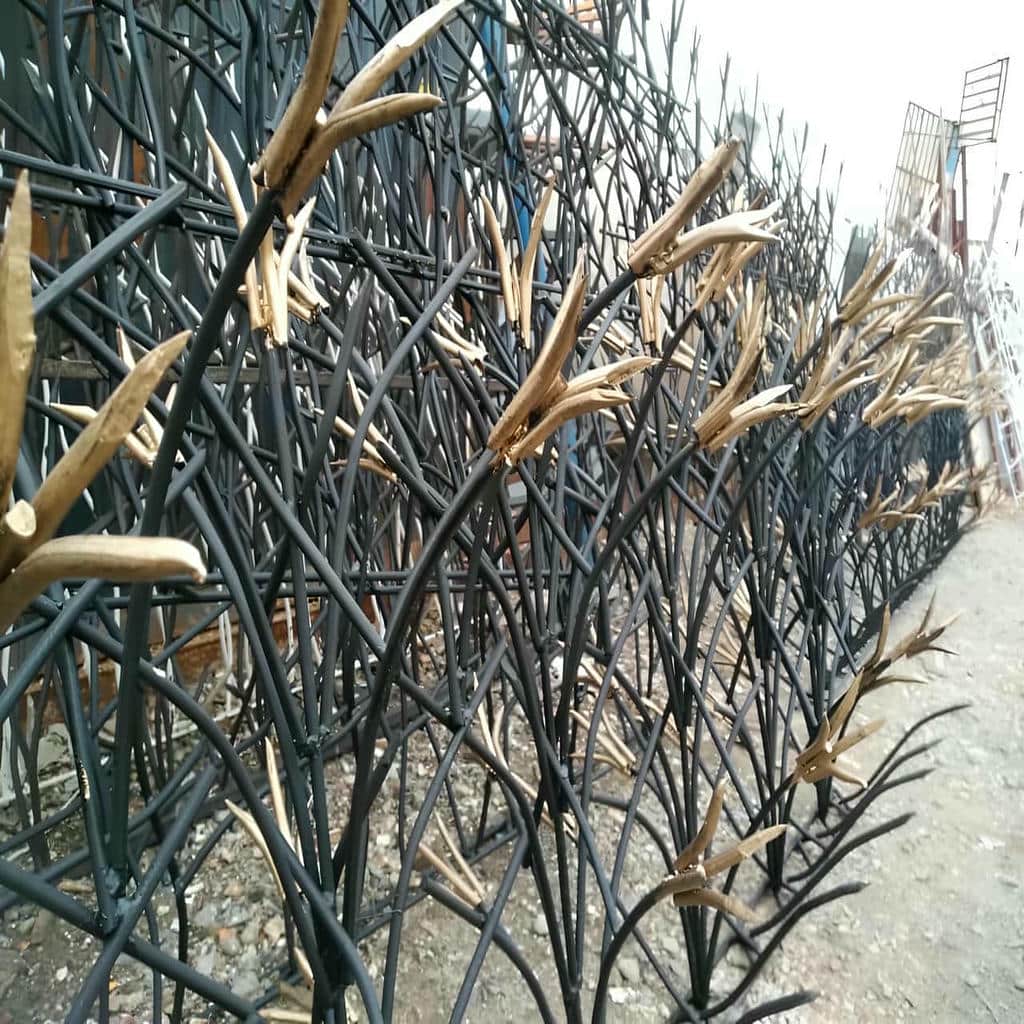 خرید حفاظ لیلیوم دیوار لوکس متناسب با نمای ویلا
