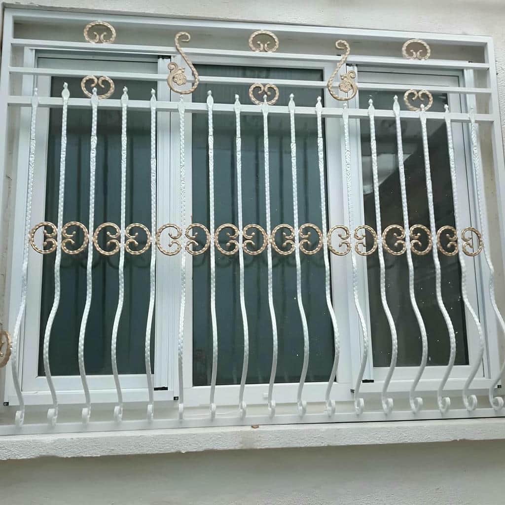 اجرای حفاظ پنجره ثابت با اتصال رول بولت