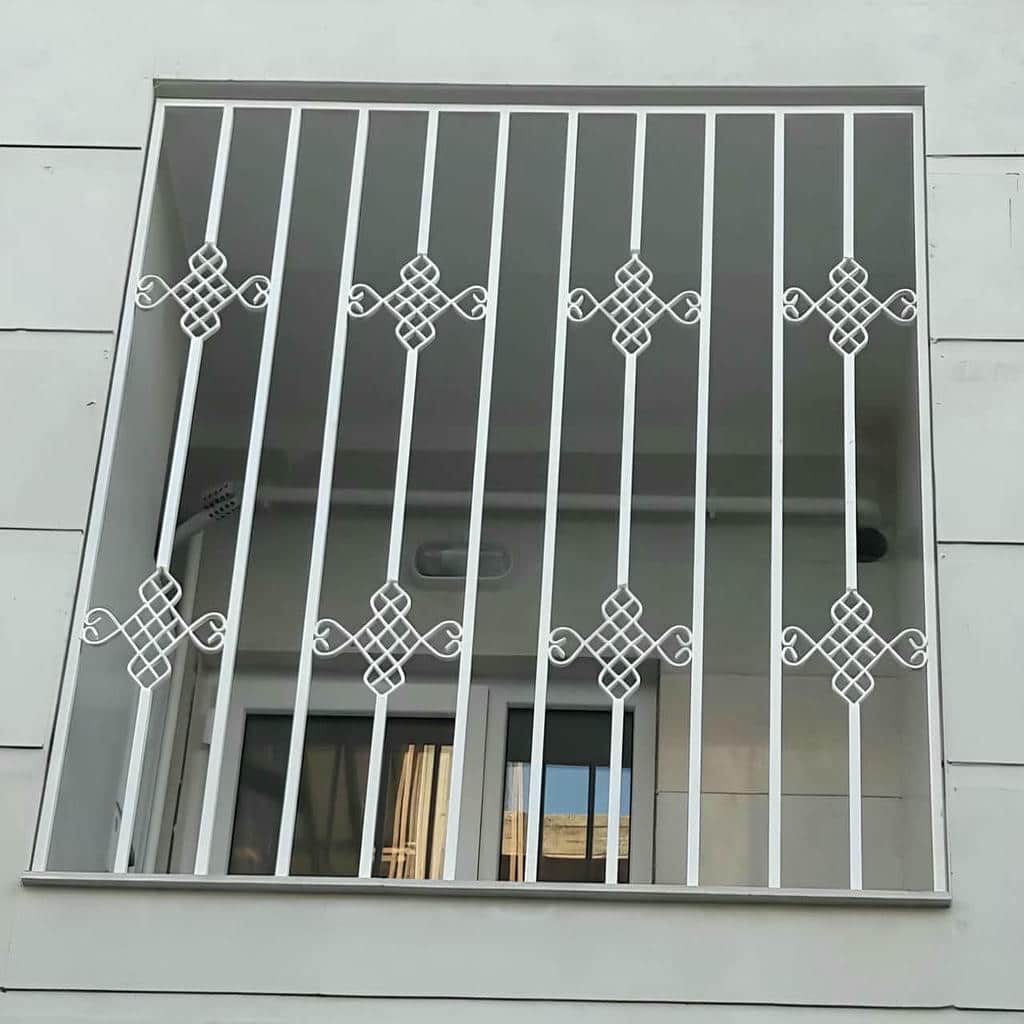نصب حفاظ پنجره آهنی پروفیلی داخل دهانه و روی نما