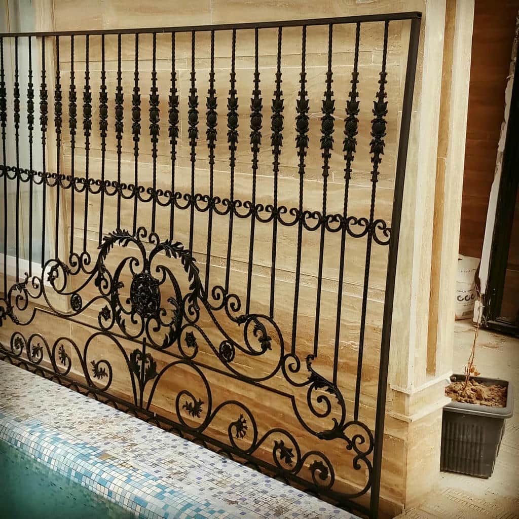 قیمت حفاظ پنجره فرفورژه با طرح گل و پیچک