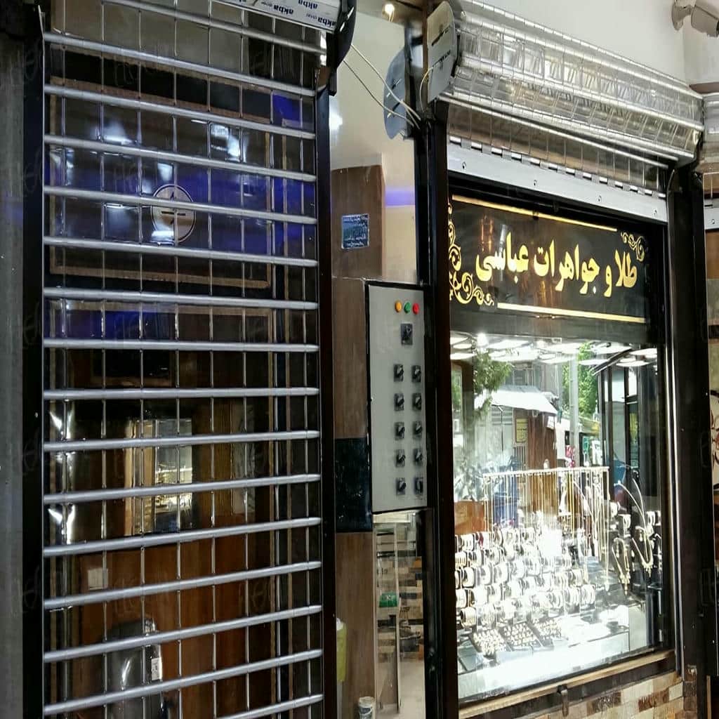 نصب درب کرکره ای مغازه صنعتی داخل دهانه