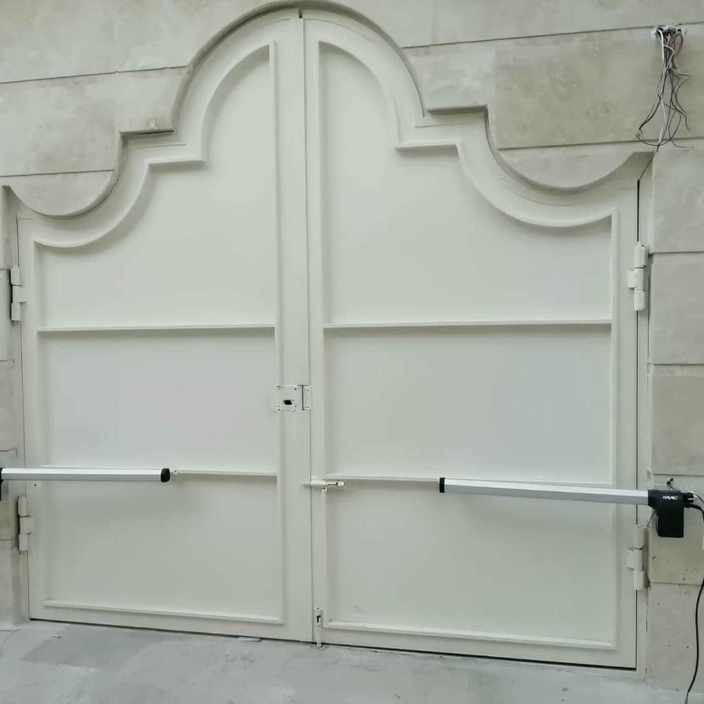 اجرای درب اتوماتیک ریلی حیاط با فتوسل