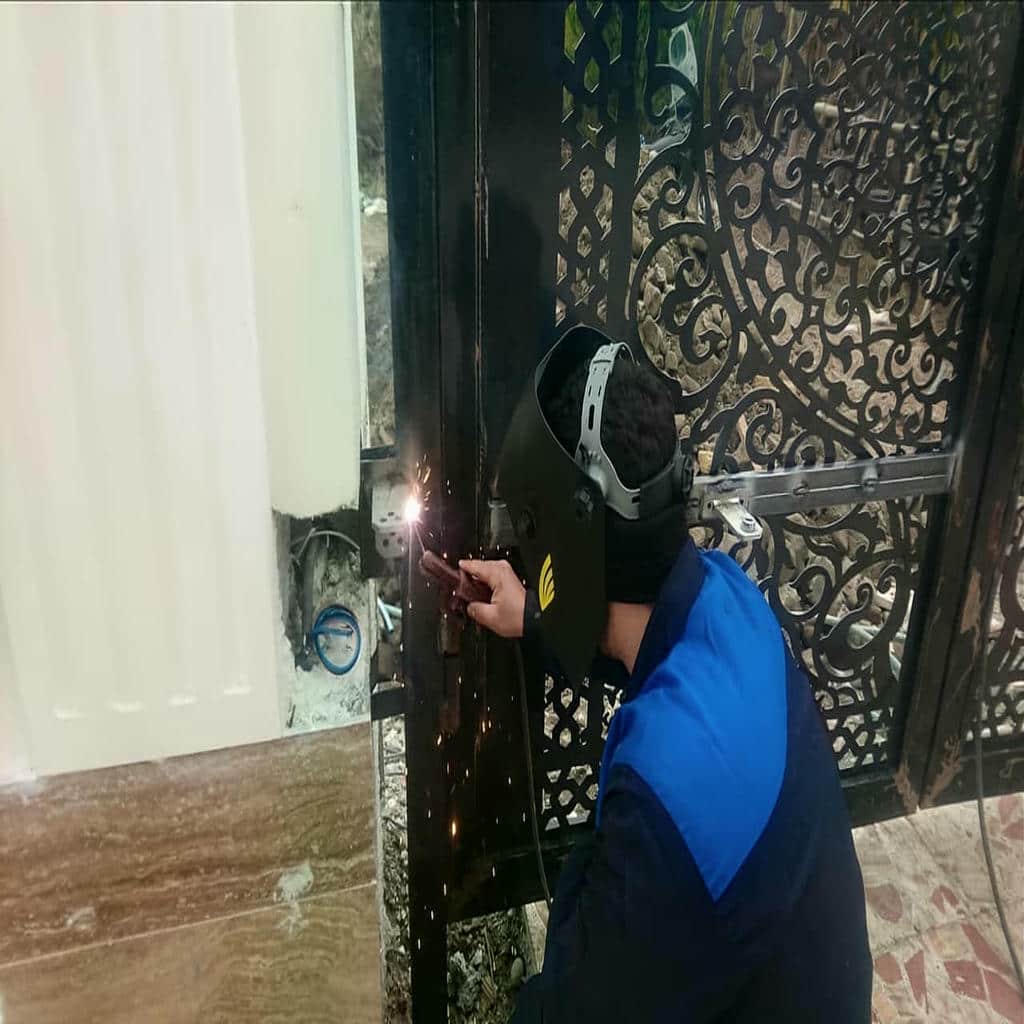 خرید درب پارکینگ جک دار بازویی فلزی