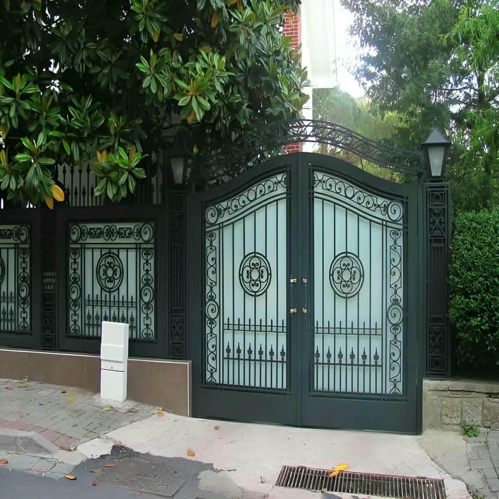 مقایسه درب حیاط برش لیزری هندسی متراکم و مشبک