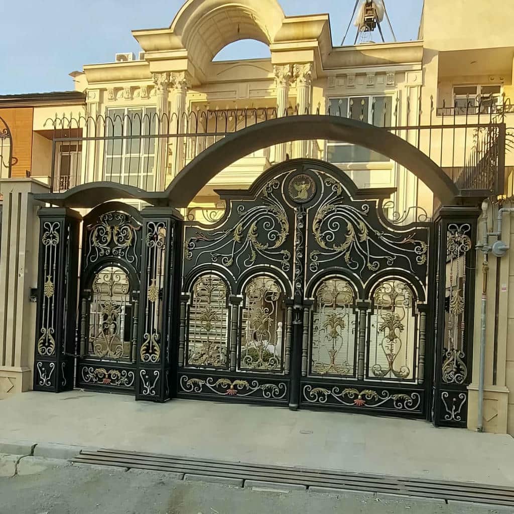تولید درب قاب‌دار محوطه با قاب برجسته