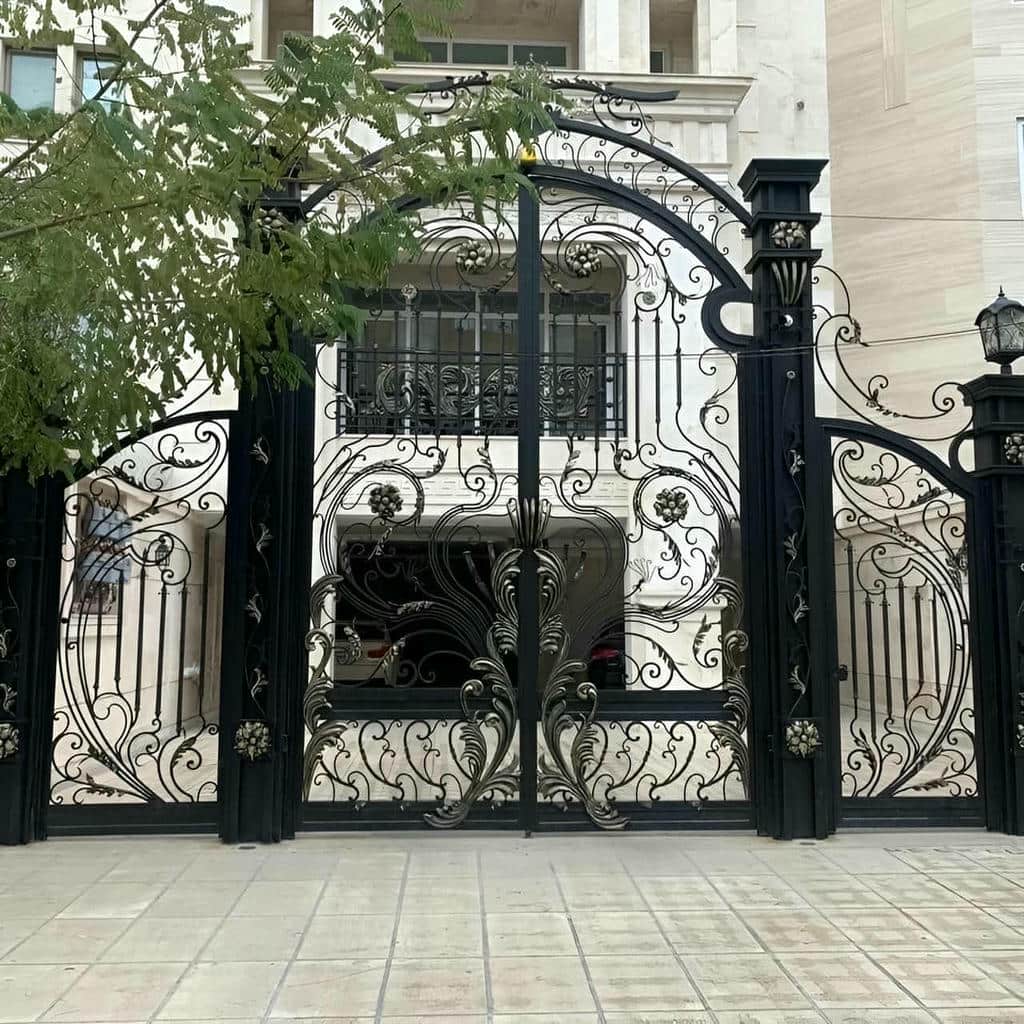 ساخت درب پارکینگ مینیمال خطی فولادی