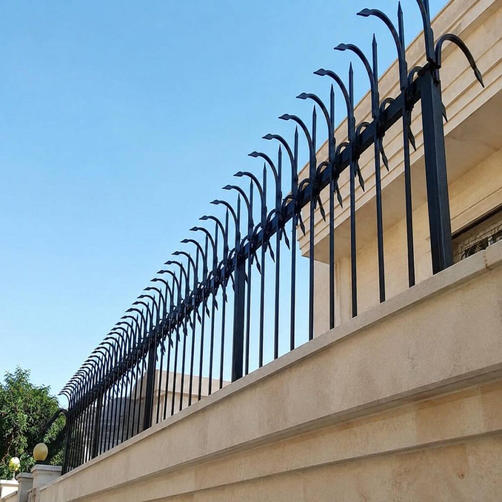 11 طرح حفاظ دیوار مدرن خطی