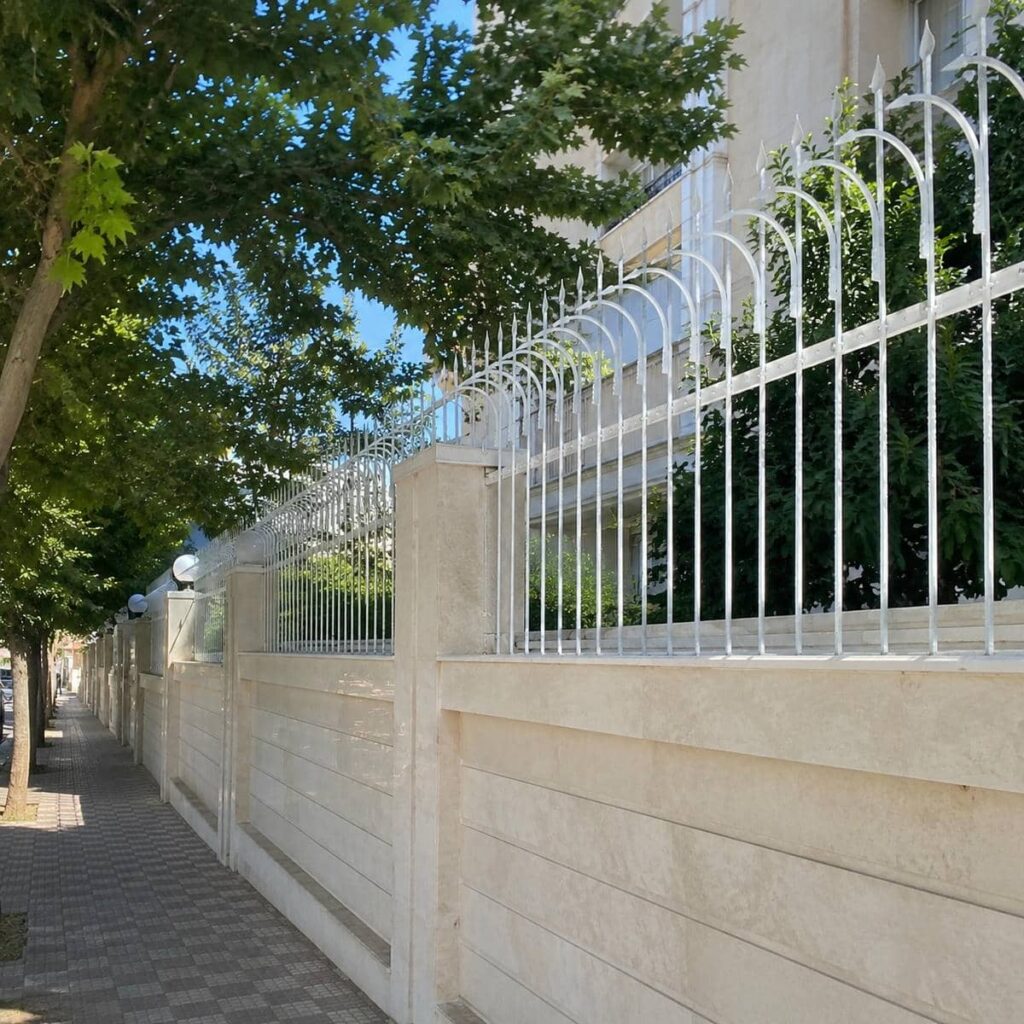 خرید حفاظ دیوار آهنی رنگ کوره متناسب با نمای ساختمان