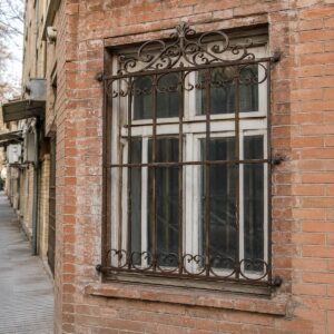 10 مدل نرده پنجره فلزی شاسی دار