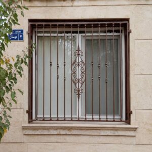 14 مدل نرده پنجره فرفورژه گل دار