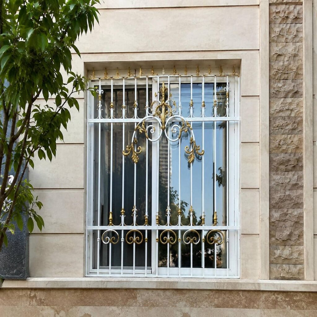 مقایسه حفاظ پنجره قوسی کتیبه دار جدا و یکپارچه