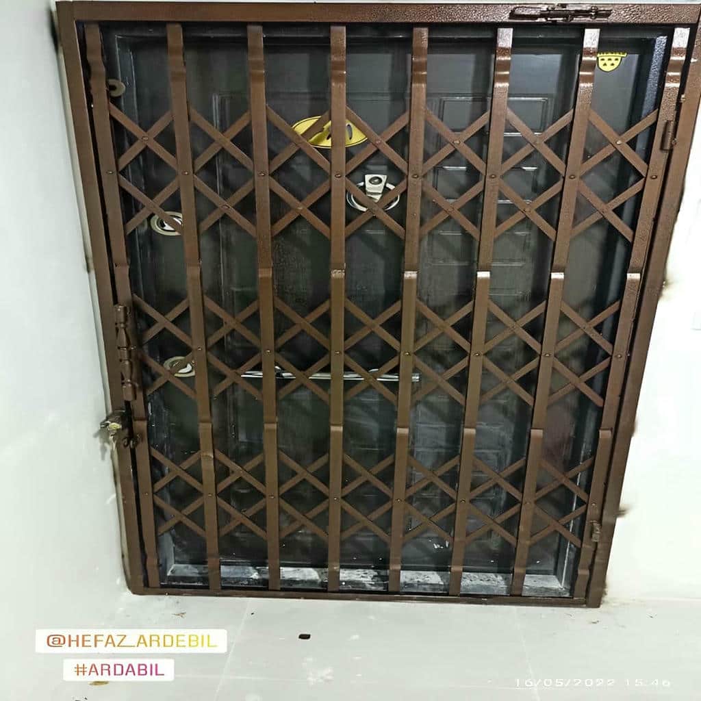 امنیت با حفاظ درب آکاردئونی