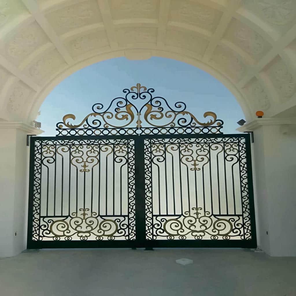 زیبایی و تنوع درب فرفورژه