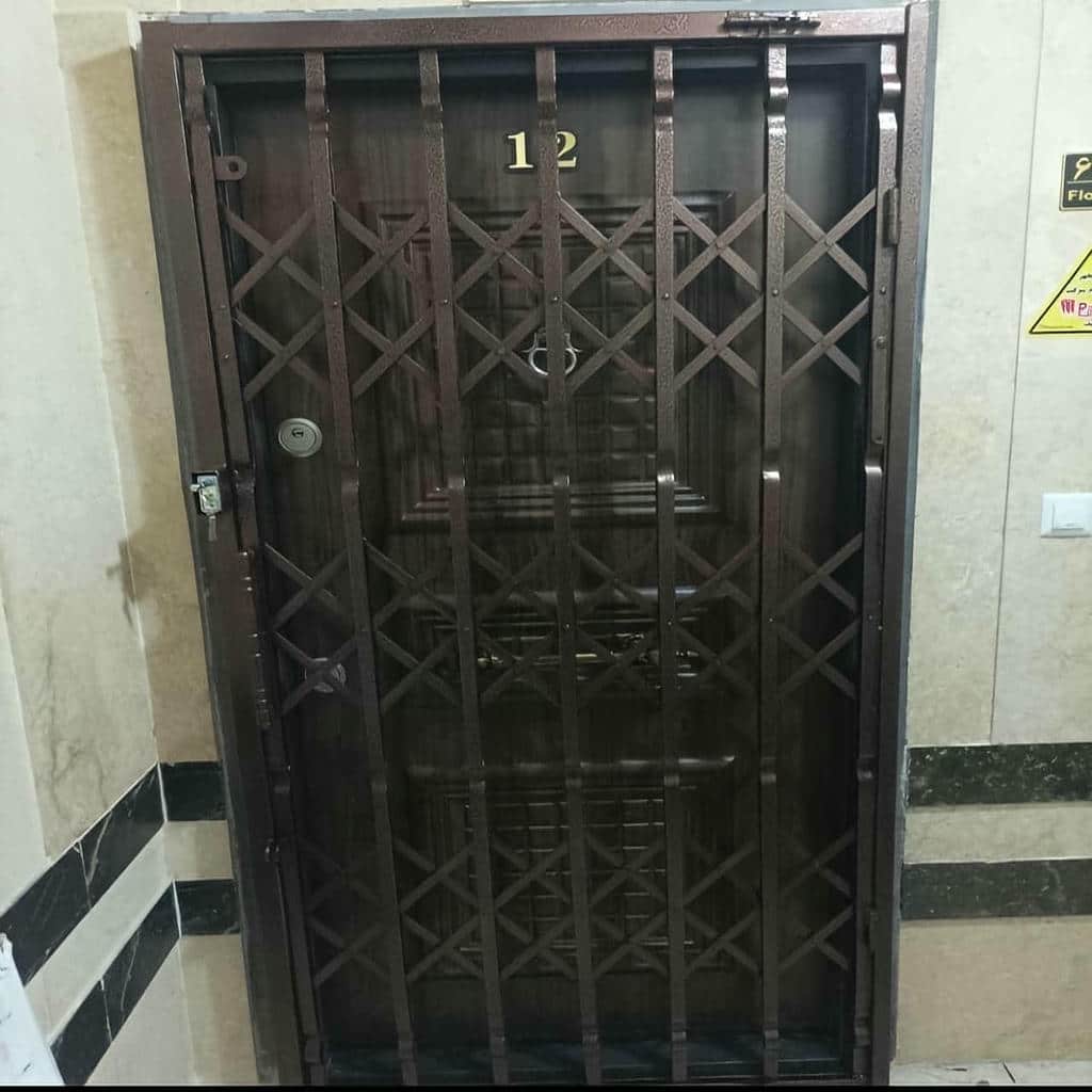 درب آکاردئونی مدل ایرانی