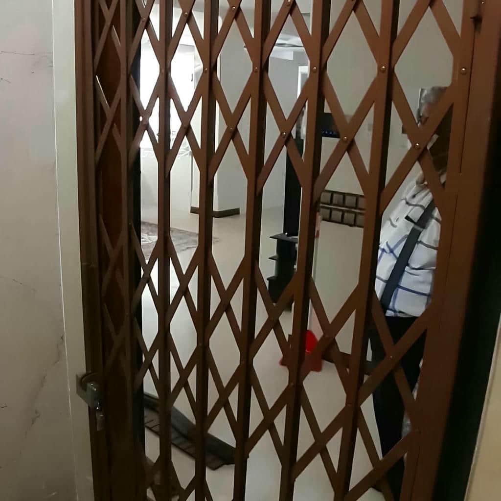 حفاظ کرکره ای ورودی مرطوب
