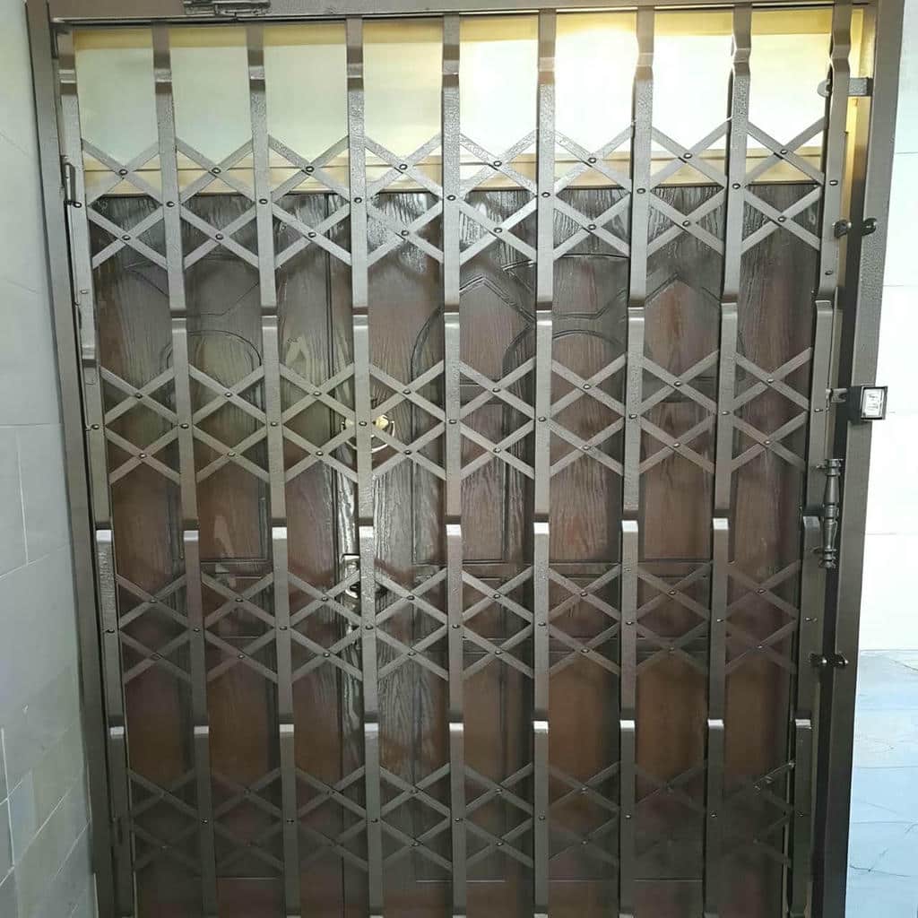 محافظ درب آپارتمان فلزی